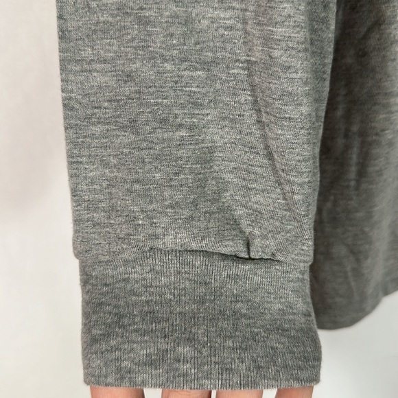 F.R.I.E.N.D.S Grey Logo Long Sleeve Crewneck T-Shirt - Picture 4 of 6